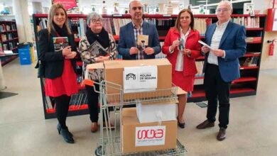 Biblioteca-SGA-Donación-libros-a-biblioteca-Ribera-Hospital-de-Molina-Foto1