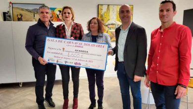 Gala-de-Carnaval-Solidaria-a-favor-de-AFADECA-Entrega-recaudación-Foto