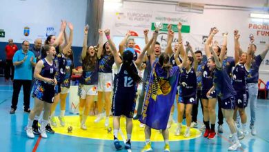 Molina-Basket_equipo_femenino_celebrando