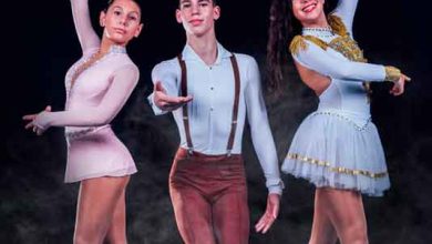 Tres-entrenadores-vestidos-en-actuaciónPORTADA