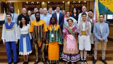 Portada foto familia 40 festival folclore molina