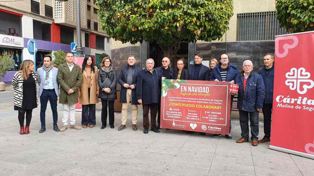 Cena de Nochevieja solidaria-Molina-Asociación Gastronómica y Cáritas-Presentación-Foto-2