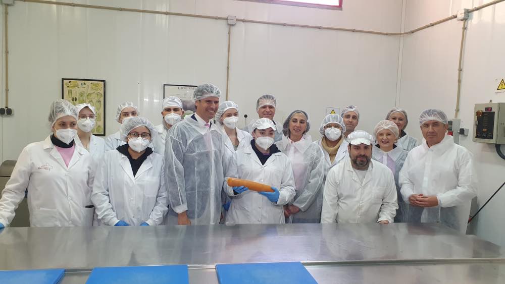 FOTO FAMILIA PORTADA VISITA CIFEA CARNICA