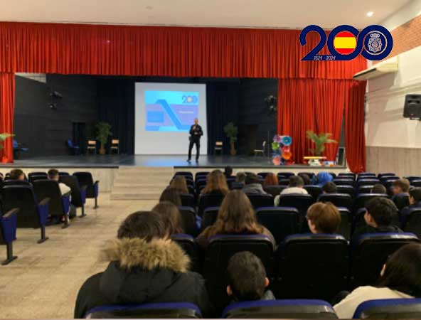 Policia-Nacional_MolinadeSegura_plandirector_charlas-escuelas_2