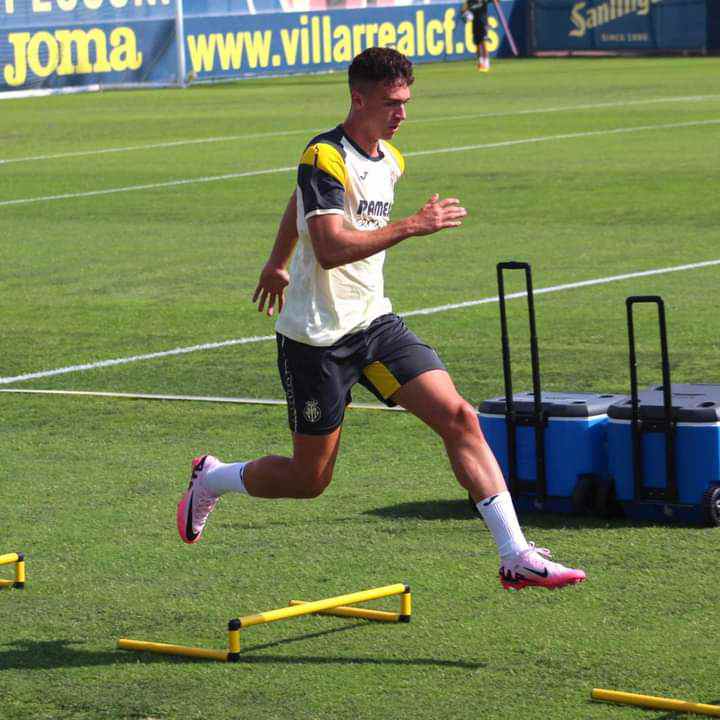 FRAN GIL ENTRENANDO VILLARREAL B