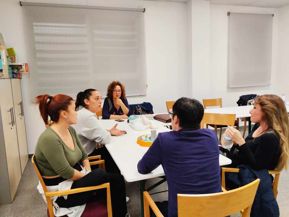 AMER TRABAJANDO CON MADRES PORTADA