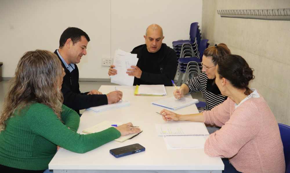 Participación Ciudadana-Molina-'En Molina, la Cultura va por Barrios, Pedanías y Urbanizaciones'-Programación diciembre 2024-Foto reunión trabajo(1)