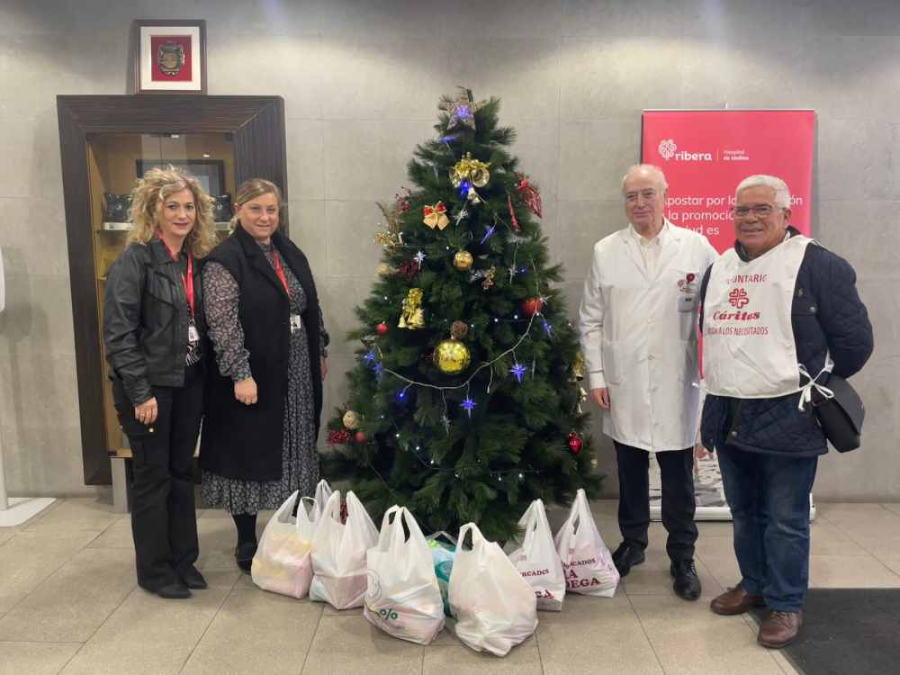Ribera Hospital de Molina donación alimentos Navidad Cáritas(1)