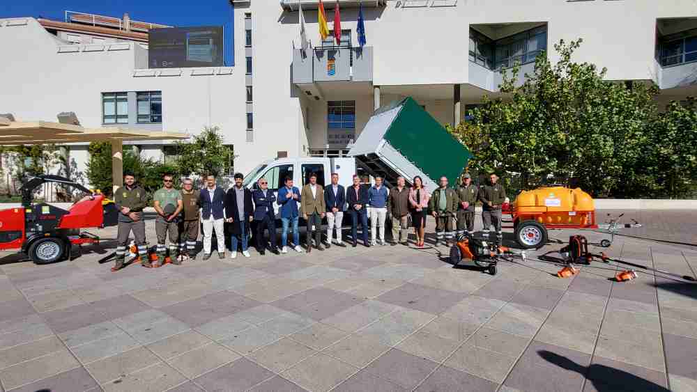 M. Ambiente-Proyecto 'ANILLO VERDE'-Camión, maquinarias y herramientas-Presentación-Foto1(1)