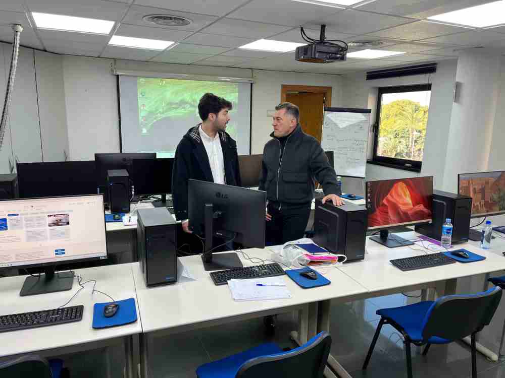 TIC y Empleo-Molina-Nuevas aulas de formación en Escuela Taller y Empleo-Foto(1)