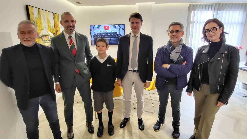 Recepción en Ayto. Molina a Jerónimo García-Proyecto solidario 'De niño a niño'-Foto1(1)