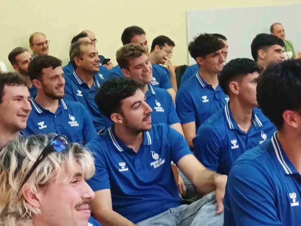 equipo sentado molina basket