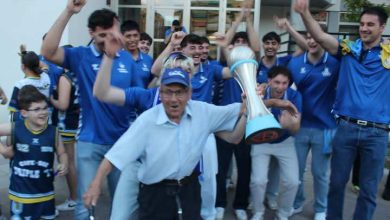 moina basket celebrando con la copa