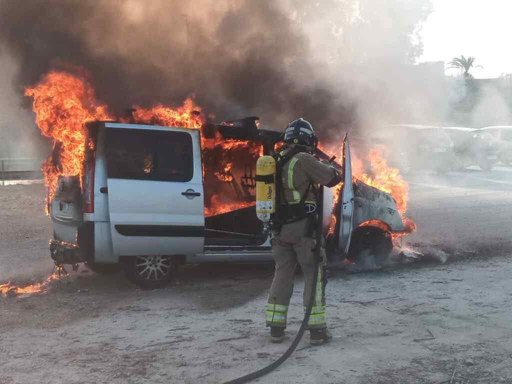 Foto 2 coche incendioElEmpalme2-1024x768