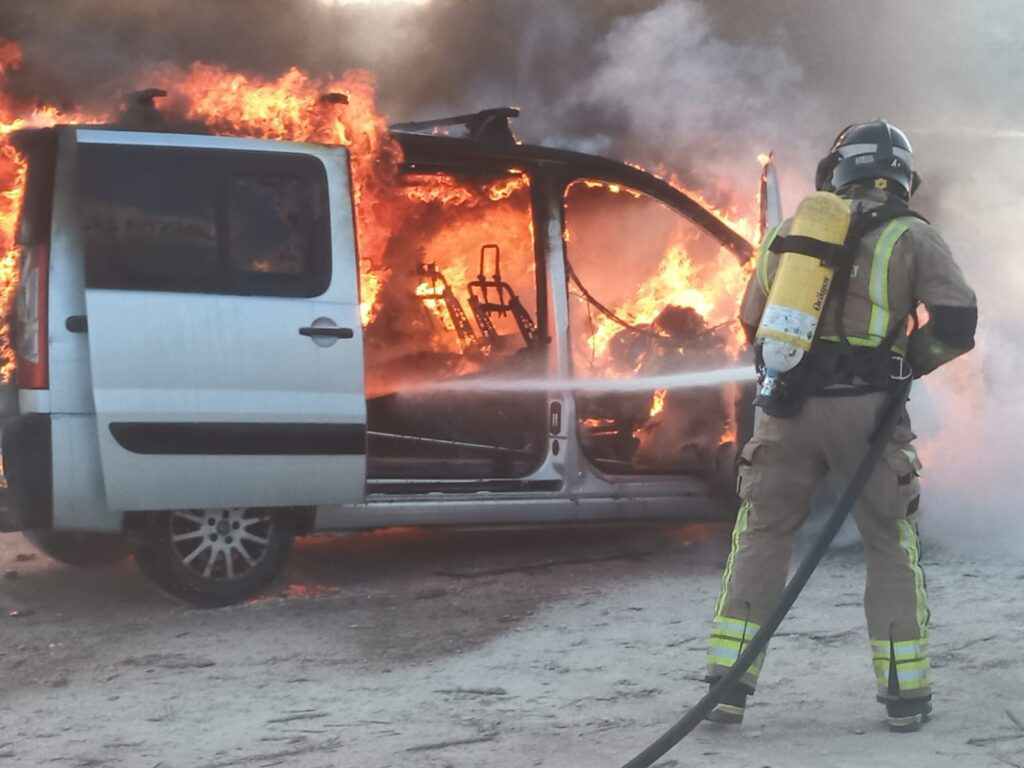 Foto coche incendioElEmpalme1-1024x768