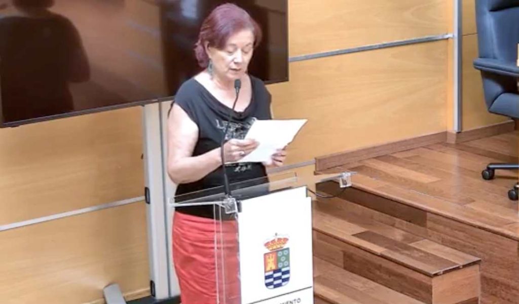 Isabel plataforma de pensionista en pleno julio 25