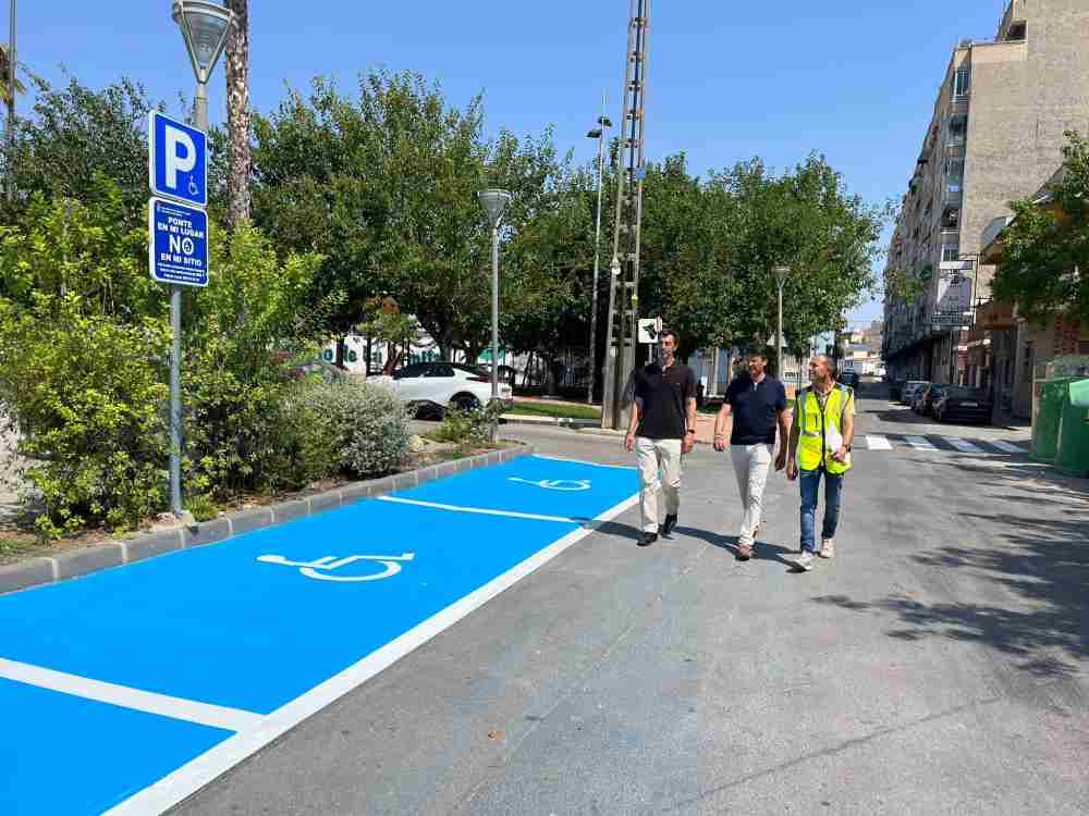Seguridad Vial-Señalización horizontal en Calle Tirso de Molina-Foto(1)
