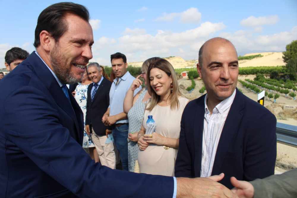 autoridades arco del noroeste ministro y eliseo