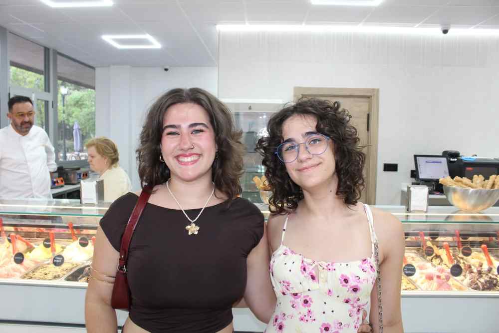 familia de Eloy dos chicas(1)