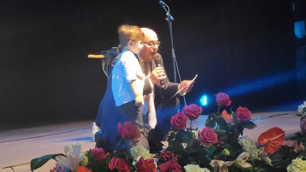 CON NIÑO CERRANDO PREGON MONDEJAR(1)