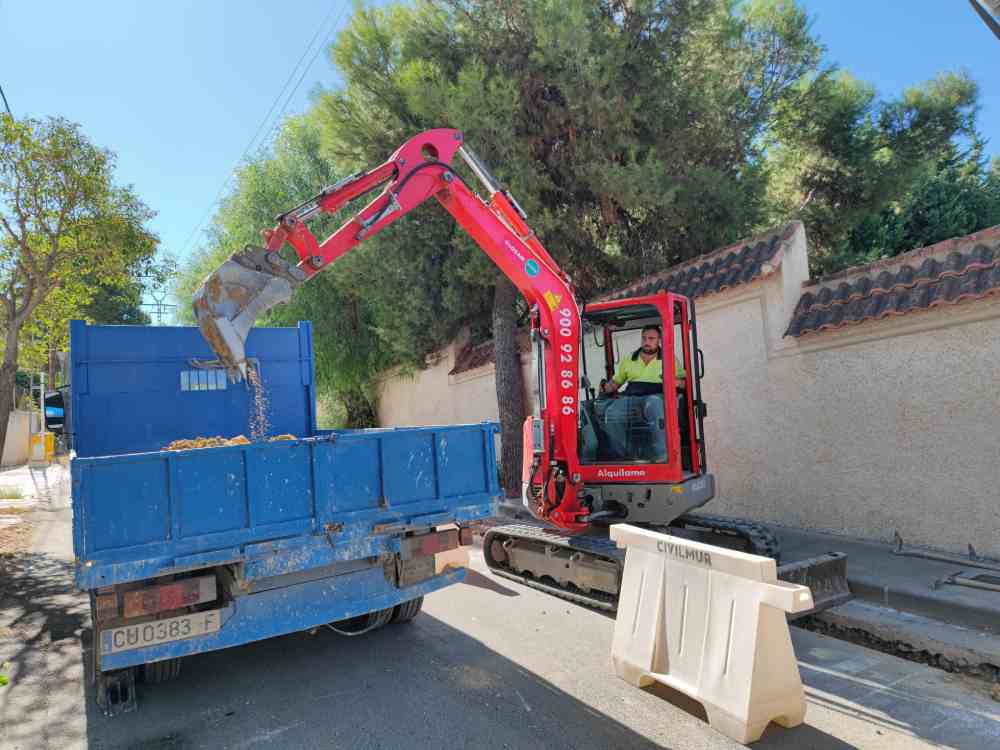 Vía Pública-Molina-Obras soterramiento líneas alta tensión en Los Vientos-Visita alcalde-Foto3(1)