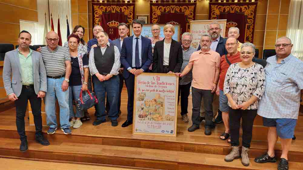 Artesanía-Molina-VIII Feria de las Tradiciones 2025-Presentación-Foto3(1)