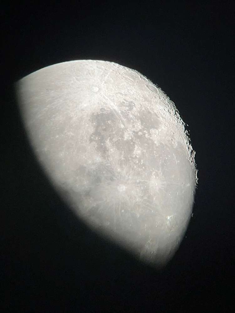 imagen de la luna periplaneta