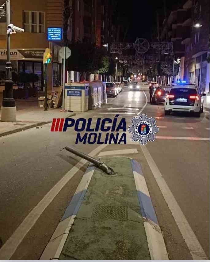Calle estación Policia Local Molina 2025-12-02 a las 21.49.47