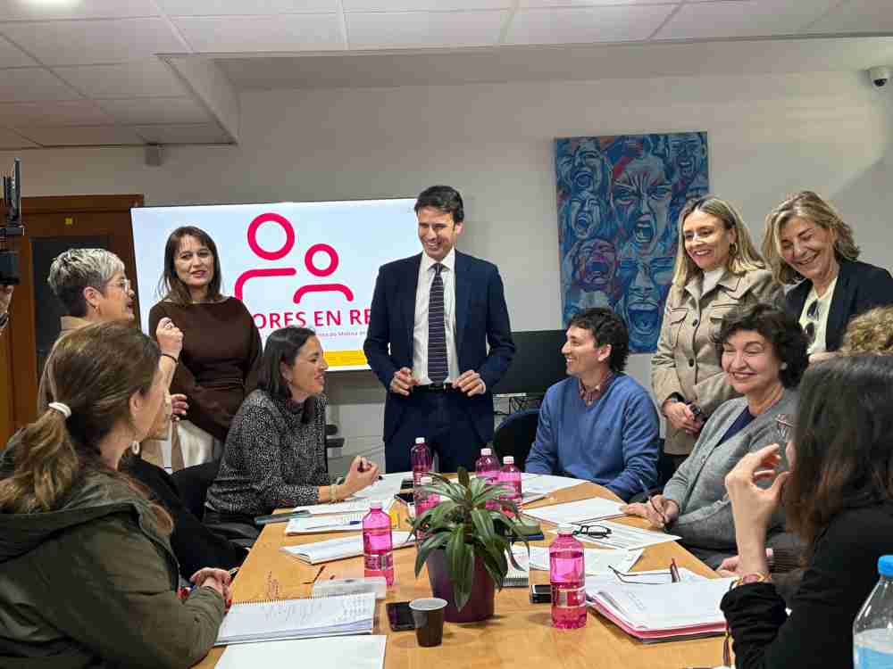 B. Social-Visita alcalde y consejera a programas 'Menores en Red' y 'Acompañándote'-Foto2