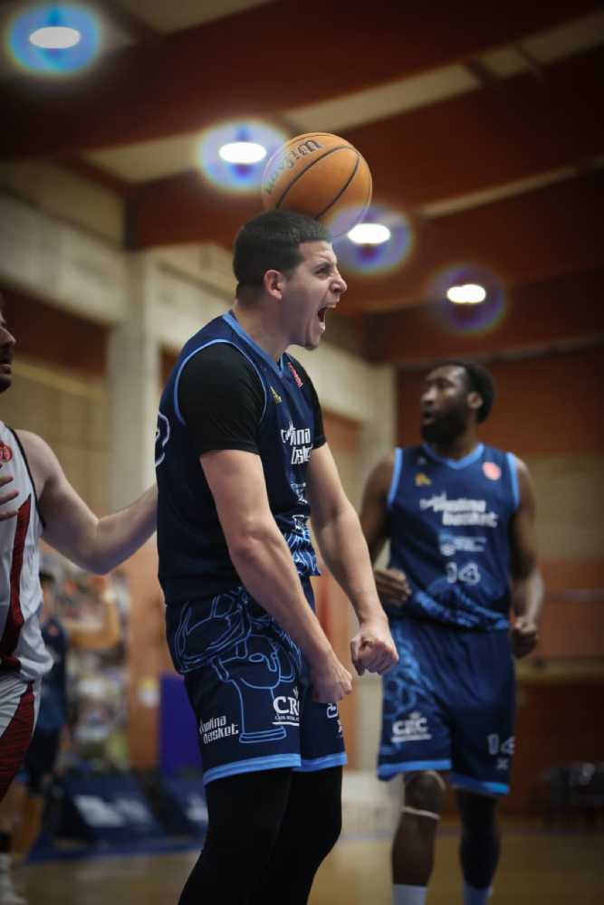 jugador triunfo molina basket