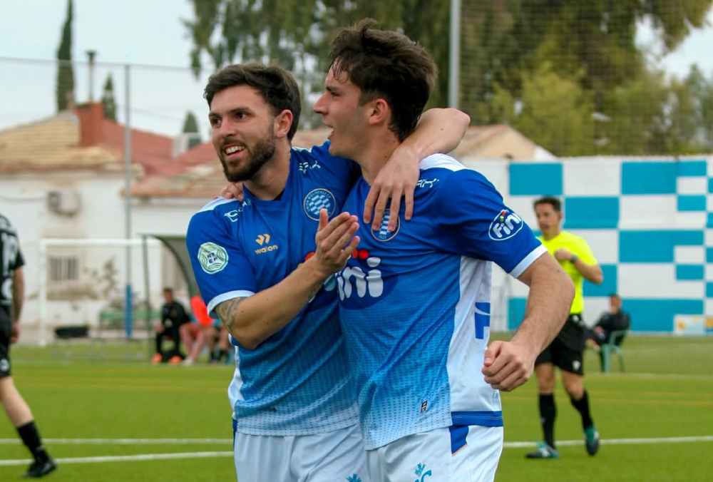 El Molinense 2-0 Santa Cruz rompe su mal fario en el Sánchez Cánovas, se afianza en la promoción y abre brecha de diez puntos.