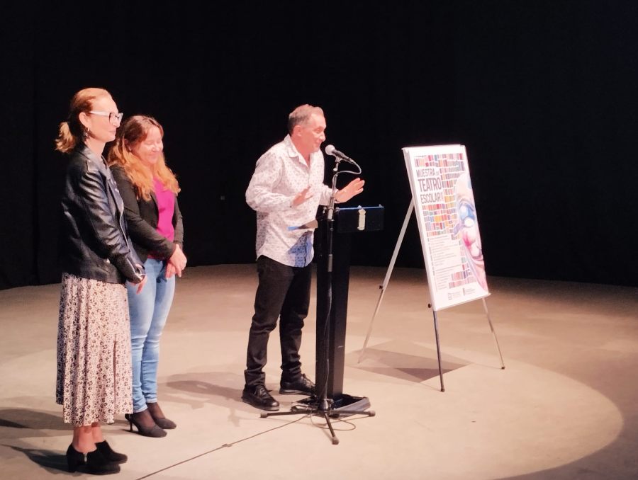 AUTORIDADES TEATRO ESCOLAR