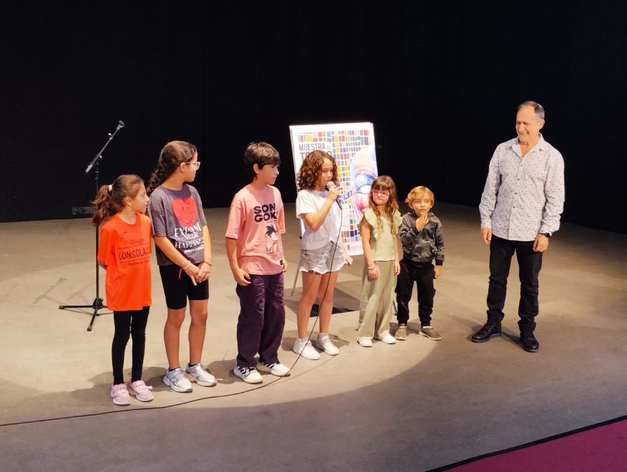 NIÑOS MUESTRA TEATRO