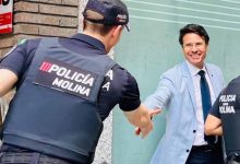 alcalde con policia molina foto PP(1)