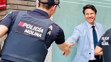 alcalde con policia molina foto PP(1)