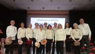 foto de integrantes del taller de poesía de la AAVV.Barrio de San Roque