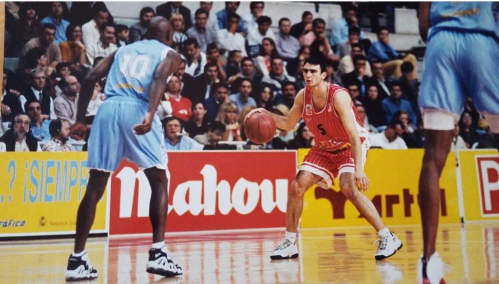 Edu Sánchez jugando con otros