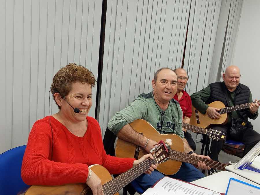 PROFESORES CUATRO GRUPO GUITARRA