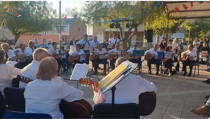 grupo de guitarra del centro de mayores san miguel