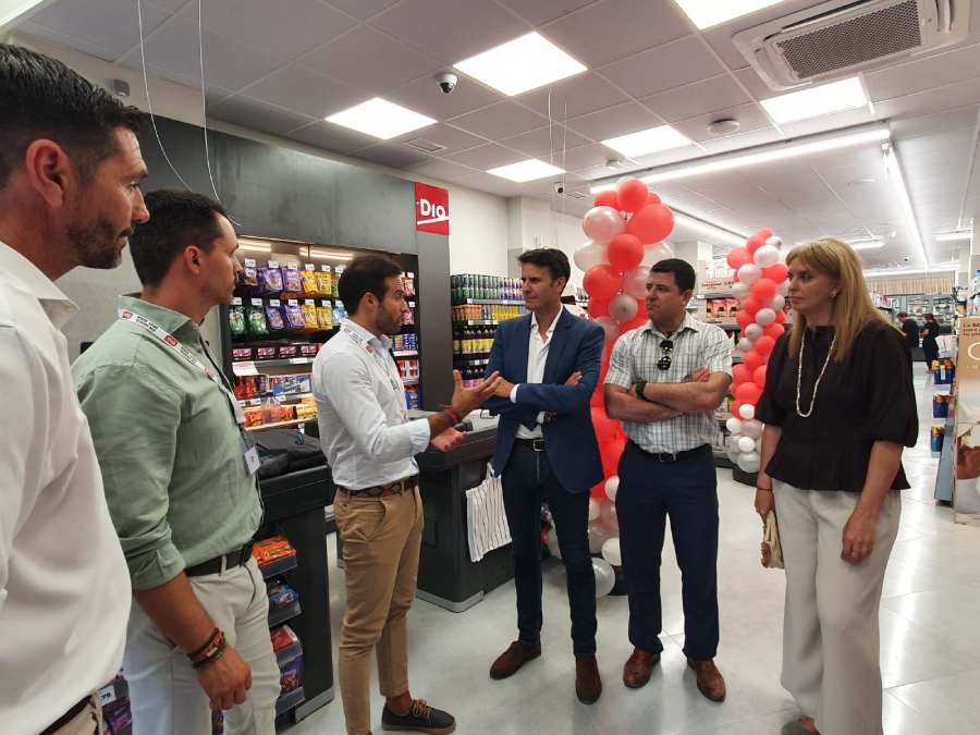 AUTORIDADES EN SUPERMERCADO DIA