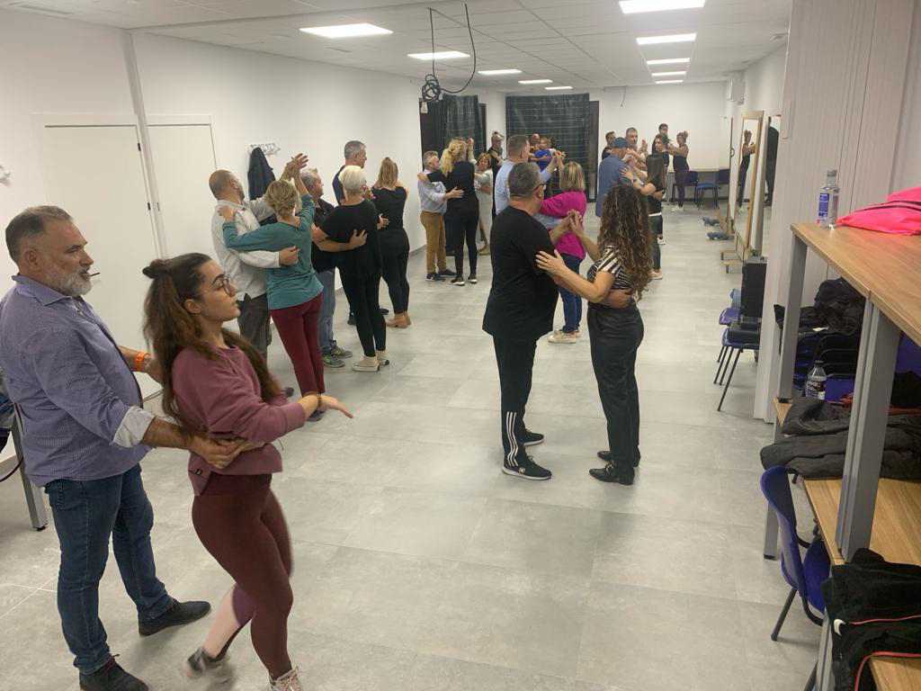 GRUPO BAILE LATINO EN CLASE ASOC.SAN MIGUEL