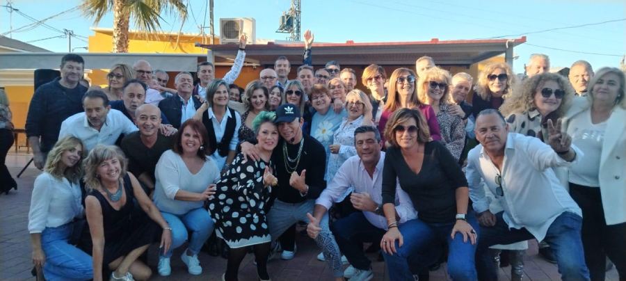 LOS DOS GRUPOS JUNTOS EN LA CALLE BAILE SAN MIGUEL