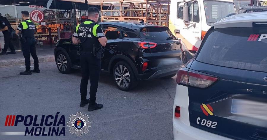 Policia Local de Molina de segura, con coche con bastidor falso (1)