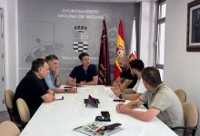 mesa con alcalde y dirigentes union molinense