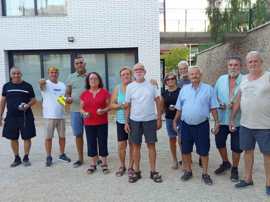 Foto 2 Participantes de petanca