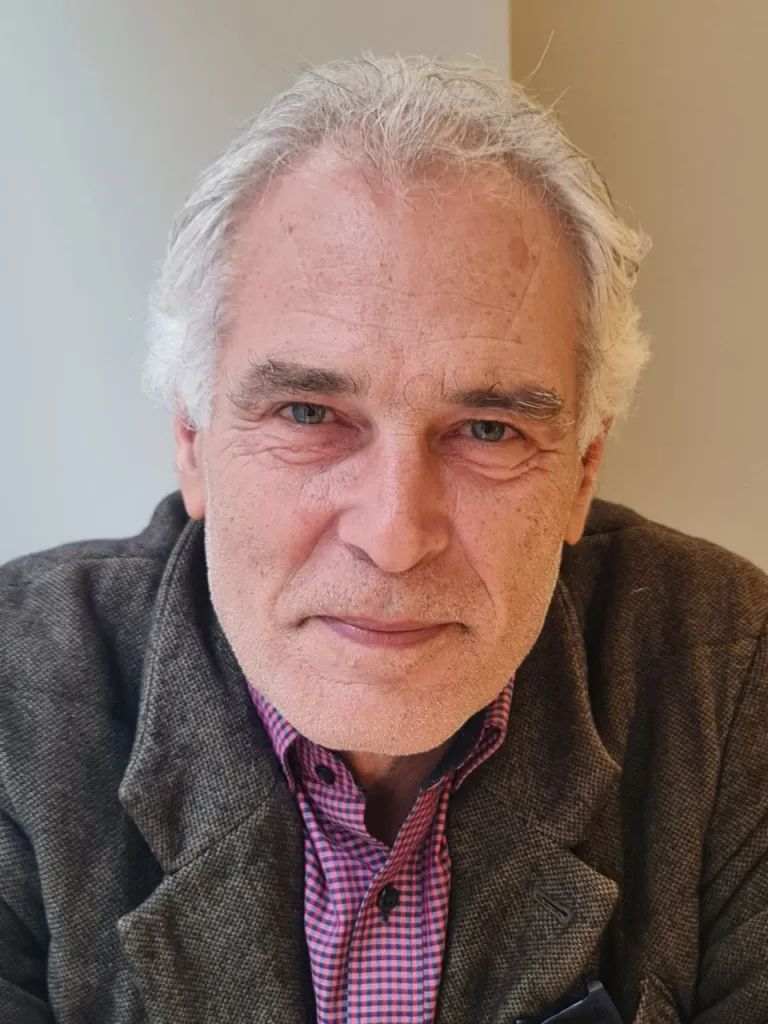 Libro 'Los márgenes del tiempo' de Santiago Godoy Santana-FOTO AUTOR (1)